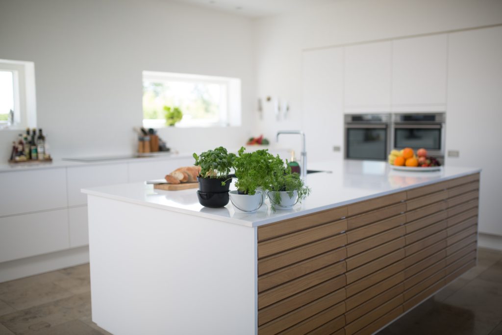 Newest kitchen trends 2020, kitchen color trends 2020, kitchen trends that will last, Current kitchen trends, kitchen cabinet trends to avoid