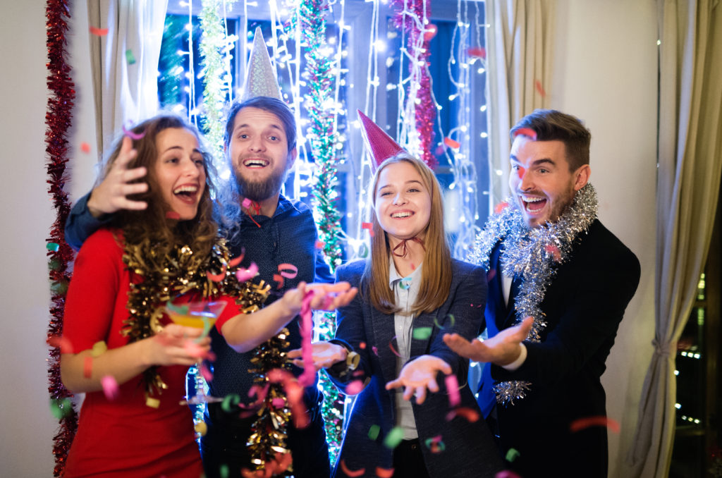 How to throw a party in a small space, entertaining in a small home, hosting guests in a small home, how to maximize space for a party, large party in a small space
