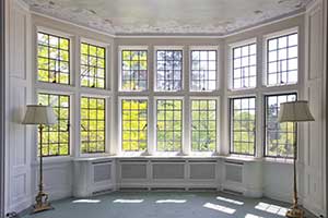 Bay Windows vs. Bow Windows
