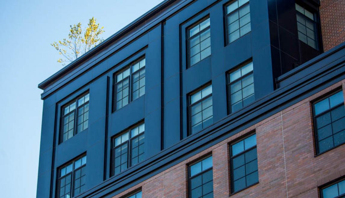 Winco 8325 Strut Windows