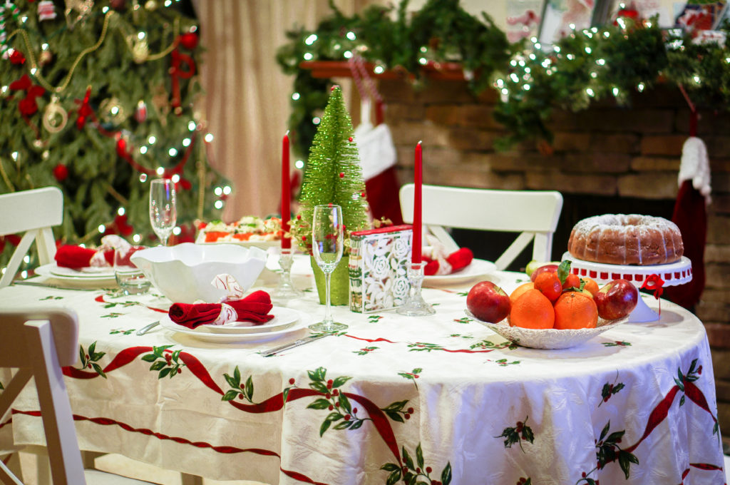 How to throw a party in a small space, entertaining in a small home, hosting guests in a small home, how to maximize space for a party, large party in a small space