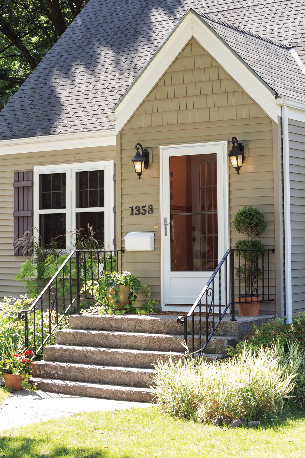 Larson Exterior 8
