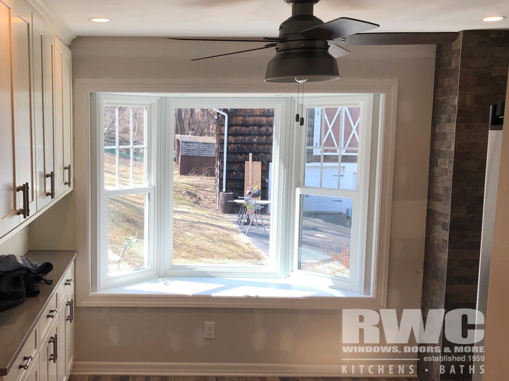 Bay window styles , are bow windows outdated , bow windows vs bay windows , bay window sizes , what is the difference between a bow and a bay window , kitchen , modern