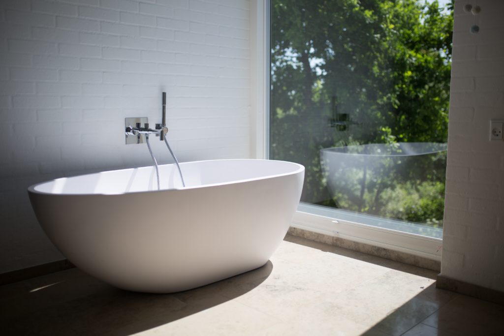 Biophilia decor, biophilic housing, biophilic materials, biophilic bathroom design, bathroom trends 2020